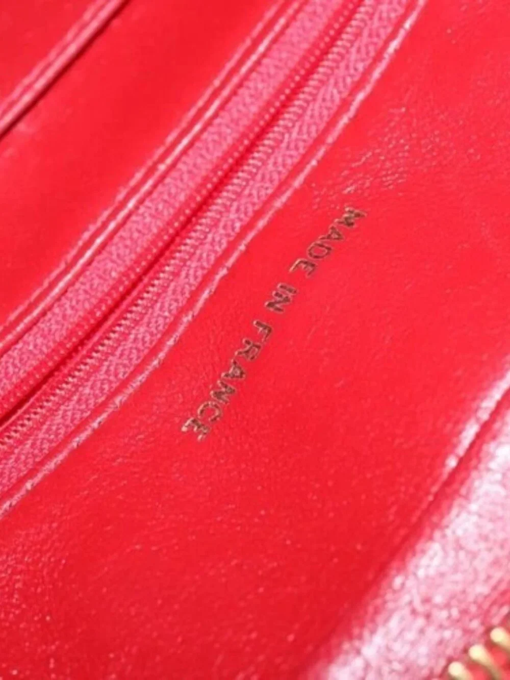 CHANEL brand	chanel color	red